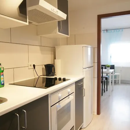 Apartment Schoenes Mit Direkten Einkaufmoeglichkeiten In