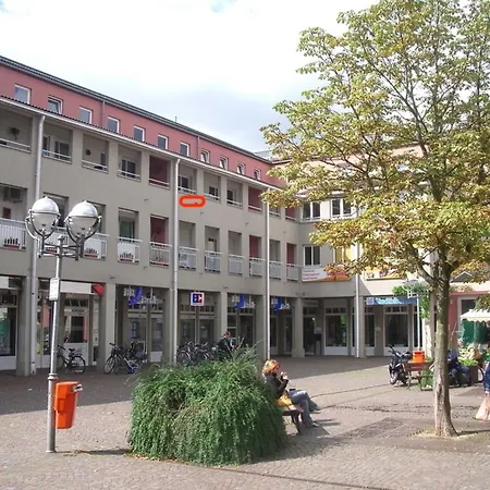 Schoenes Mit Direkten Einkaufmoeglichkeiten In Apartment Karlsruhe